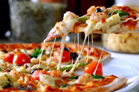 نابولي تدخل غينيس بأطول بيتزا في العالم