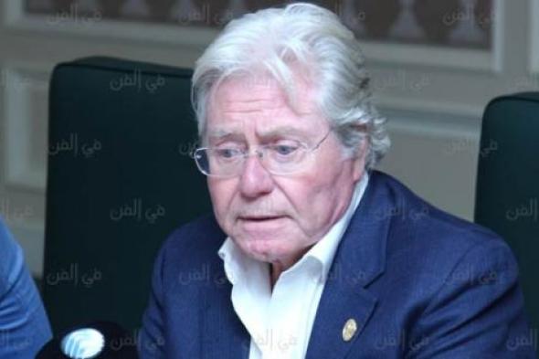 5 تصريحات جريئة لحسين فهمي أبرزها هجومه علي الحجاب ووصفه ثورة 52 بالإنقلاب