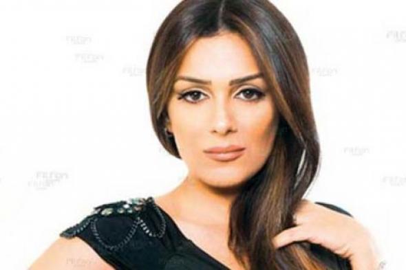 إنجي المقدم تنشر صورة  سيارة مشتعلة خلفها في كواليس "شهادة ميلاد"