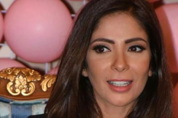 منى زكي تحتفل بمليون متابع على Instagram وتعيش حالة سعادة بسبب "أفراح القبة"