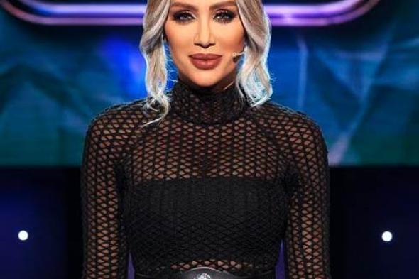 شاهد- مايا دياب مُعايدة على جمهورها بصورة جريئة جديدة: عيد سعيد