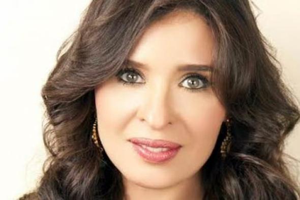 صورة- دينا وطلعت زكريا في كواليس "حليمو ملك الشواطئ"
