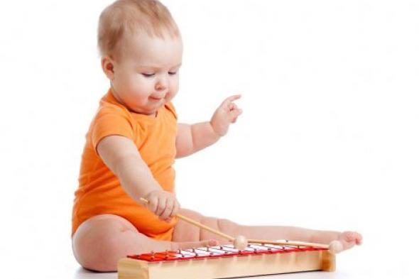 الموسيقى تُسَرِّع نمو الدماغ لدى الأطفال