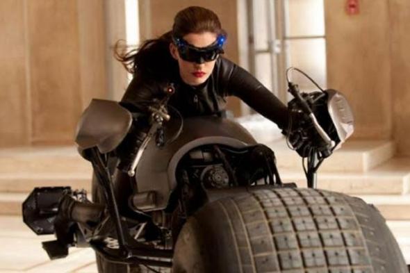 آن هاثاوي ترغب في العودة لتجسيد شخصية Catwoman