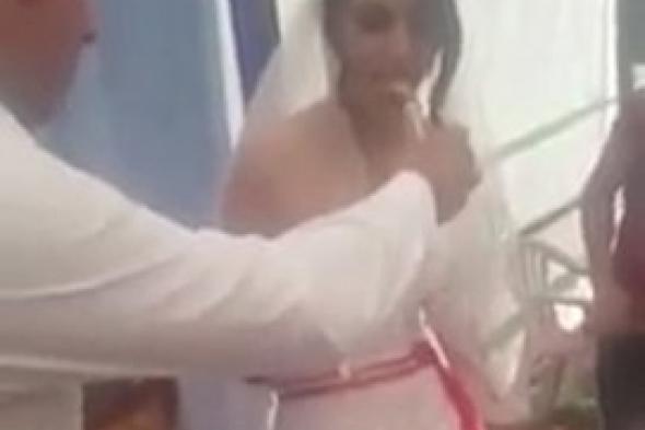 بالفيديو : مازحت عريسها.. فانتهى الزواج بأقل من 15 دقيقة !