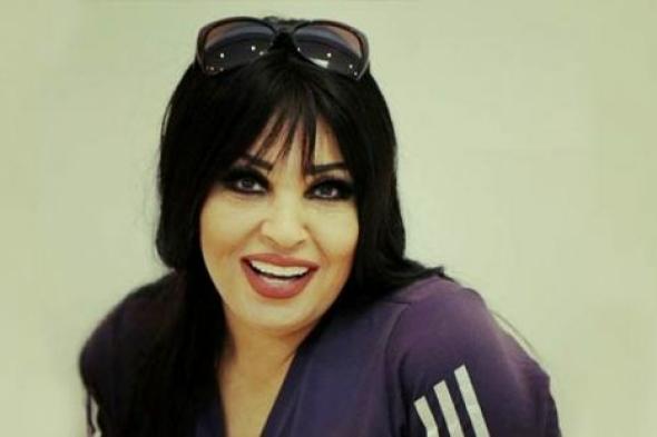 بالفيديو- نادية مصطفى تشارك فيفي عبده بالغناء في مسرحيتها