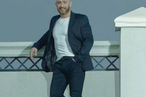 أحمد السقا ينشر صورة  له بالشكل الجديد ويعلق: مصر جميلة اوي باليل
