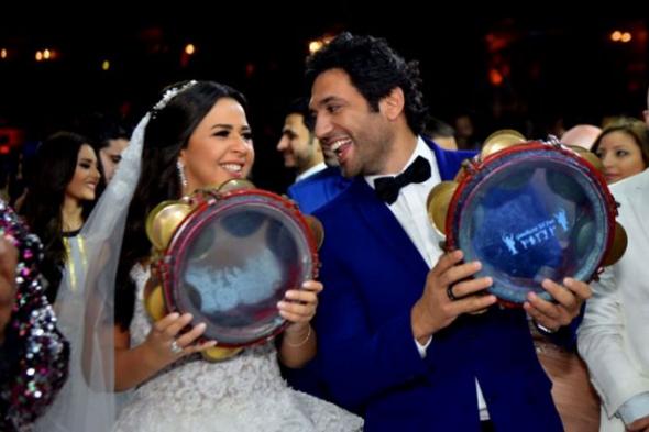 صورة- حسن الرداد وإيمي يشتريان خاتم الزواج