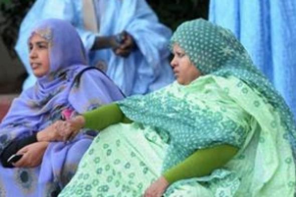 المرأة أمام محنتي الأمية والتسمين القسري في موريتانيا