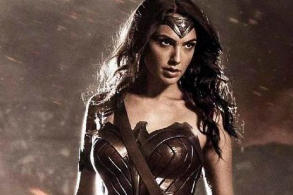الأمم المتحدة تعترض على ملابس Wonder Woman العارية.. والممثلة ترد