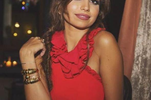 بالفيديو- مذيعة "صباح الخير يا عرب" تزيل ماكياجها على الهواء