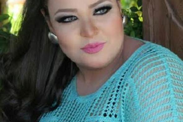 ويزو تنشر صورة سيلفي مع خطيبها شريف