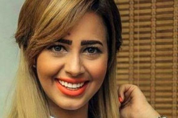 رنا سماحة برفقة "دبدوب" بمناسبة عيد الحب وتسأل وهل للحب أسباب؟