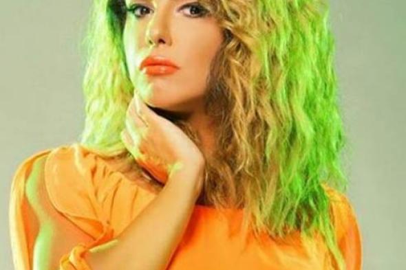 دنيا عبد العزيز تحتفل بعيد الحب بطريقة طريفة