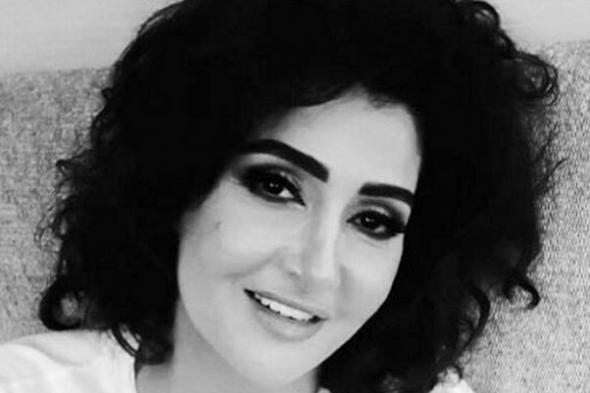 بالفيديو- غادة عبد الرازق  موبخة بعض جمهورها: "قلة أدب"