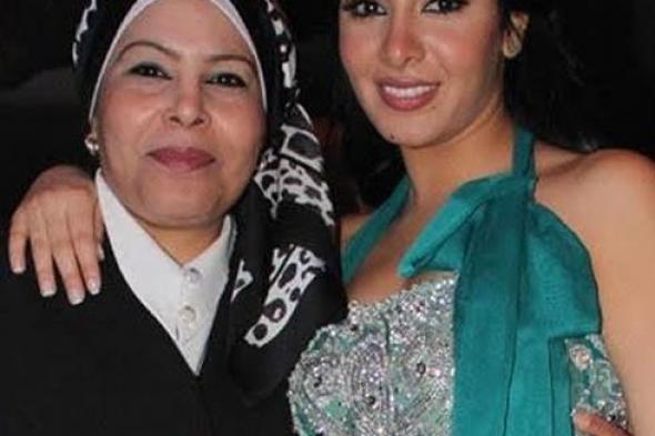 صورة- ميريهان حسين تحتفل بوالدتها في عيد الأم: ربنا يخليك لينا ياللىي مالكيش مثيل