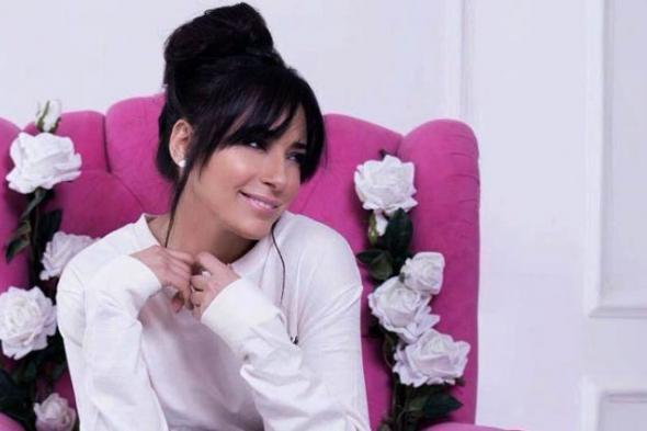 بالصور- هكذا احتفلت ساندي بعيد ميلادها الـ 31