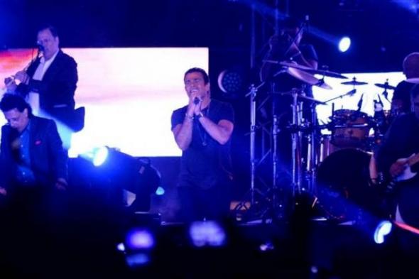 اسمع- عمرو دياب يقدم أغنية جديدة في حفله بـ"كايرو فيستيفال"