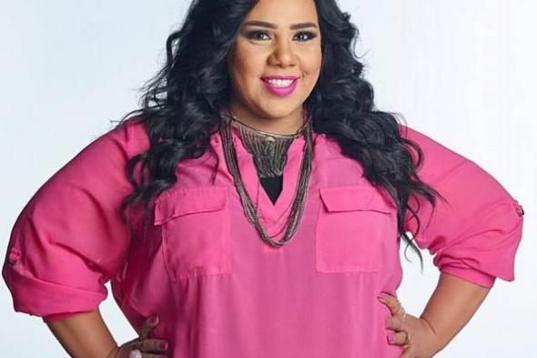 بالفيديو- شيماء سيف في شكل مختلف وتتحدث مع جمهورها بصوت فنانة