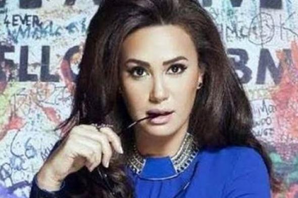 بالفيديو - مريضة بالسرطان تزو آخر يوم تصوير من "حلاوة الدنيا" وهند صبري تشجّعها على العلاج