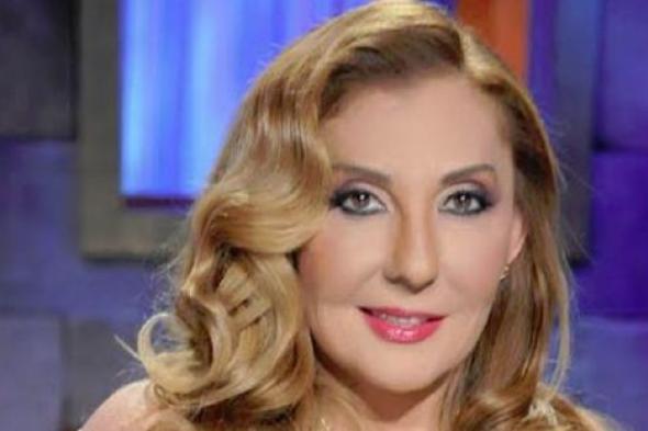 بالصور- نادية الجندي تقضي الصيف في الساحل الشمالي مع أصدقائها