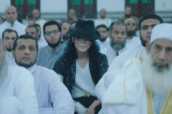 صورة - تعرف على الممثل صاحب دور مايكل جاكسون ومؤدي رقصاته في فيلم "شيخ جاكسون"