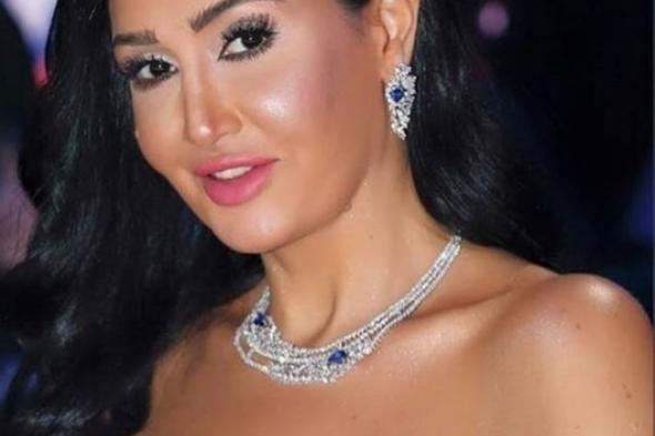 صورة- ابنة غادة عبد الرازق تُهديها وحش مخيف