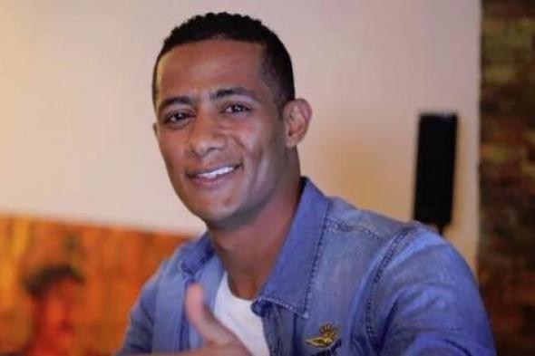 بالفيديو - الجمهور يحاصر محمد رمضان في كواليس فيلم " الديزل"