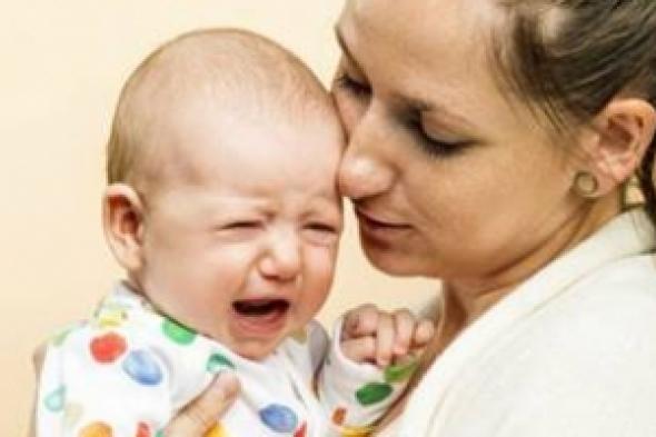 لماذا تتفاعل كل الأمهات بالطريقة نفسها مع بكاء الأطفال