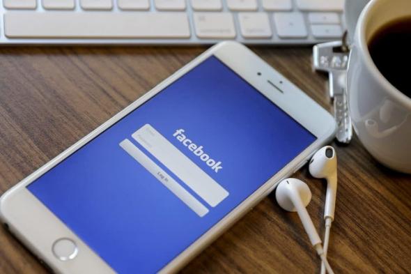 فيسبوك متهمة بتنفيذ مراقبة جماعية من خلال تطبيقاتها