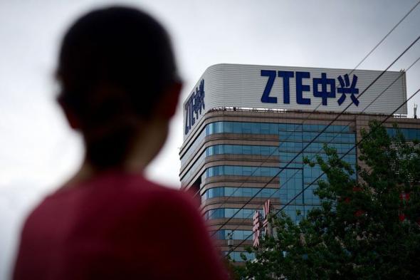 ZTE تعود إلى العمل مجددًا بعد رفع العقوبات الأمريكية