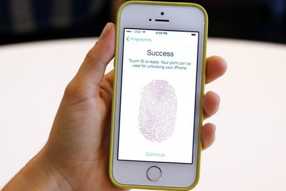 اكتشاف ثغرة جديدة تعرض هواتف آيفون للخطر