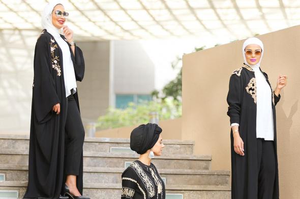 تصاميم عبايات تألقت بها مدونات الموضة العربيات