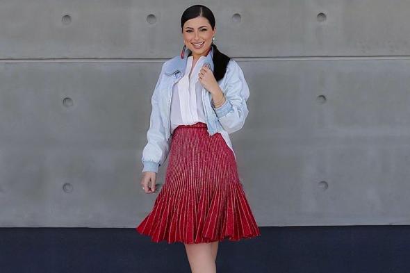 التنورة الميدي بأسلوب أشهر مدونات الموضة العربيات