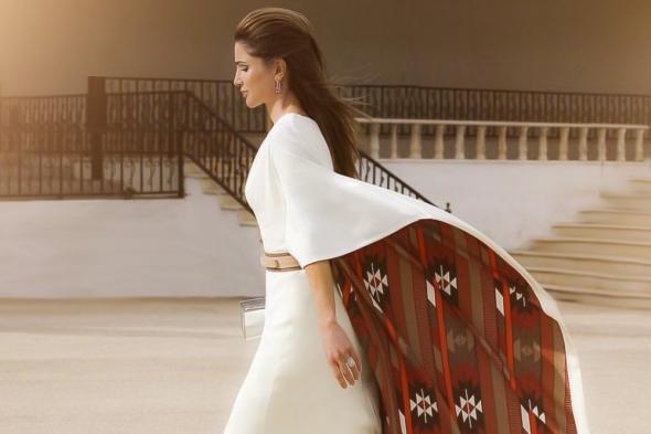 10 اطلالات بالأبيض سحرتنا بها الملكة رانيا