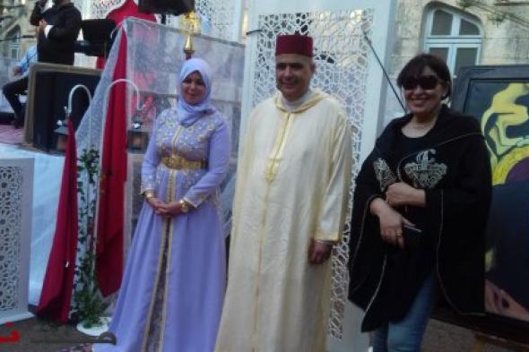 قنصلية المملكة المغربية بمونبلييه تحتفل بالذكرى العشرين لعيد العرش المجيد، ولوحات التشكيلية نعيمة السبتي تزين الحفل