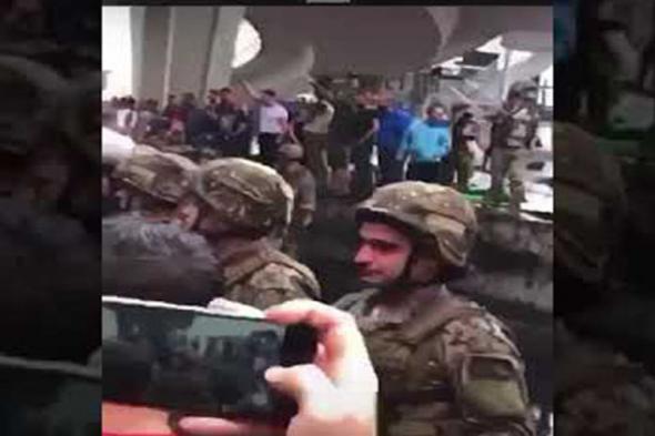 بعدما بكى متأثراً: الجندي يلتقي والده.. شاهدوا ردة فعله #لبنان 
#lebanon24