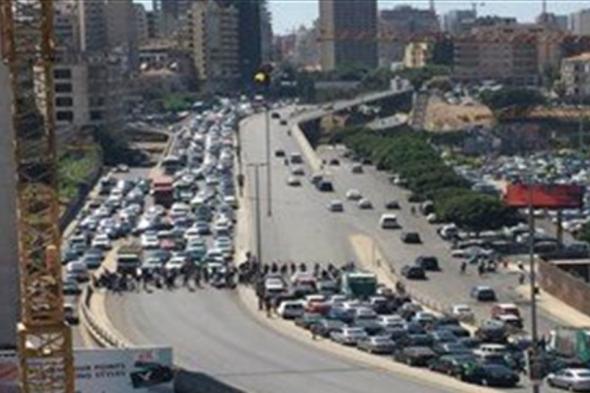 بعد فرشه بالأثاث.. "يوغا" على جسر الرينغ! (فيديو) #لبنان 
#lebanon24