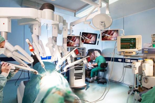 دافنشي .. روبوت جراحة يقدم حل سحري لمرضى سرطان البروستات في المنطقة