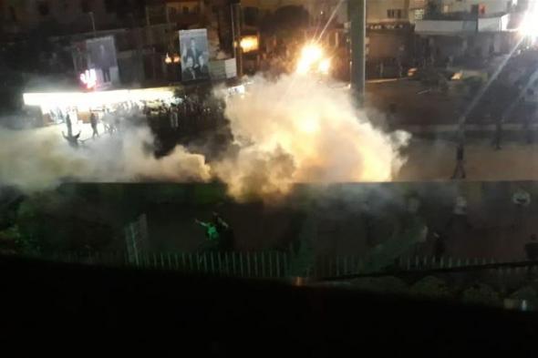 توتّر وجرحى في ساحة العبدة - عكار.. ماذا يجري هناك؟ (فيديو)  
#لبنان
#lebanon24
 via @Lebanon24