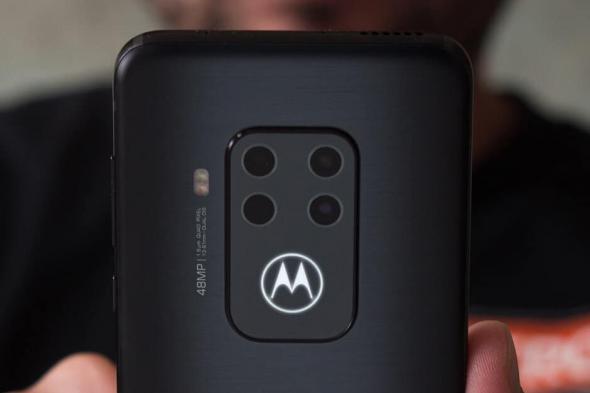 هاتف موتورولا القادم يتضمن كاميرا منبثقة