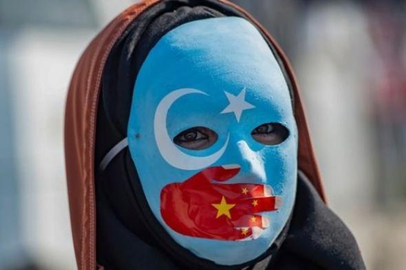 تقرير يفضح دور هواوي في مساعدة الصين على مراقبة مسلمي الإيغور