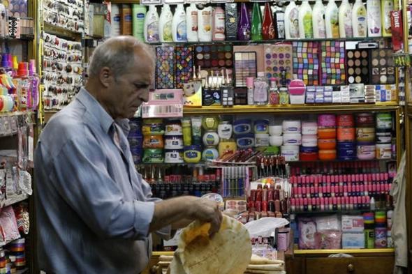 انخافض للّيرة وغلاء غير مسبوق في سوريا.. ما علاقة الأزمة اللبنانيّة؟ 
#lebanon24
  via @Lebanon24