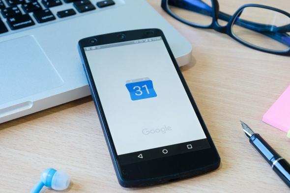 كيف يمكنك إضافة تذكيرات إلى تقويم جوجل على الهاتف والكمبيوتر؟