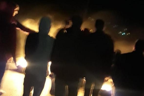 اعتصام أمام منزل سليم عون في زحلة.. وإقفال طرق في البقاع وعكار (فيديو) 
#لبنان
#lebanon24
 via @Lebanon24