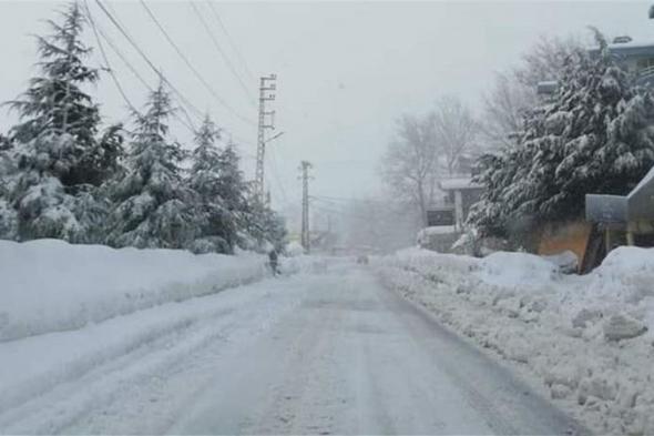 الثلوج قطعت هذه الطريق.. لا تسلكوها #لبنان 
#lebanon24
   via @Lebanon24
