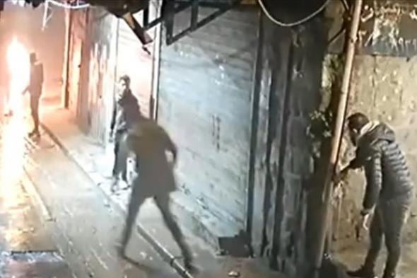 المشهد يتكرر.. مواطن آخر يحرق نفسه في طرابلس (فيديو) 
#لبنان
#lebanon24
 via @Lebanon24