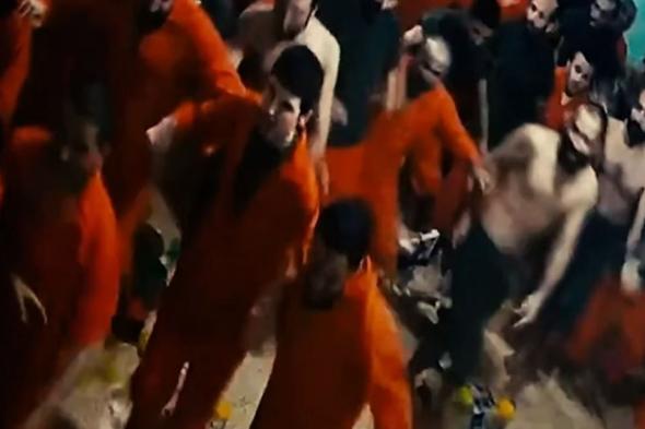 إطلالة من داخل معتقل لـ"داعش".. ورصد محاولة هروب جماعي (فيديو)
#lebanon24
  via @Lebanon24