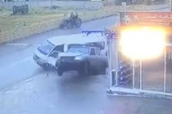 شاهدوا لحظة حصول حادث السير في الأمهزية (فيديو) 
#لبنان
#lebanon24
 via @Lebanon24