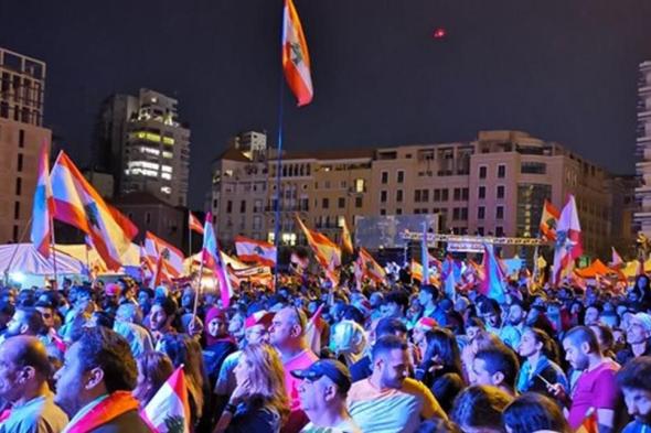 إشكالات بين متظاهرين في ساحة الشهداء.. و"مكافحة الشغب" تتدخل 

#lebanon24

 via @Lebanon24